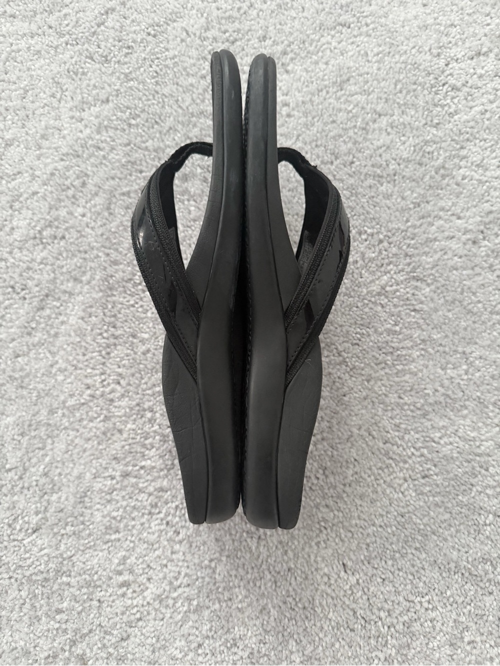 Vionic Tide II Toe-Post Sandal in Black US 9 - Picture 12 of 16